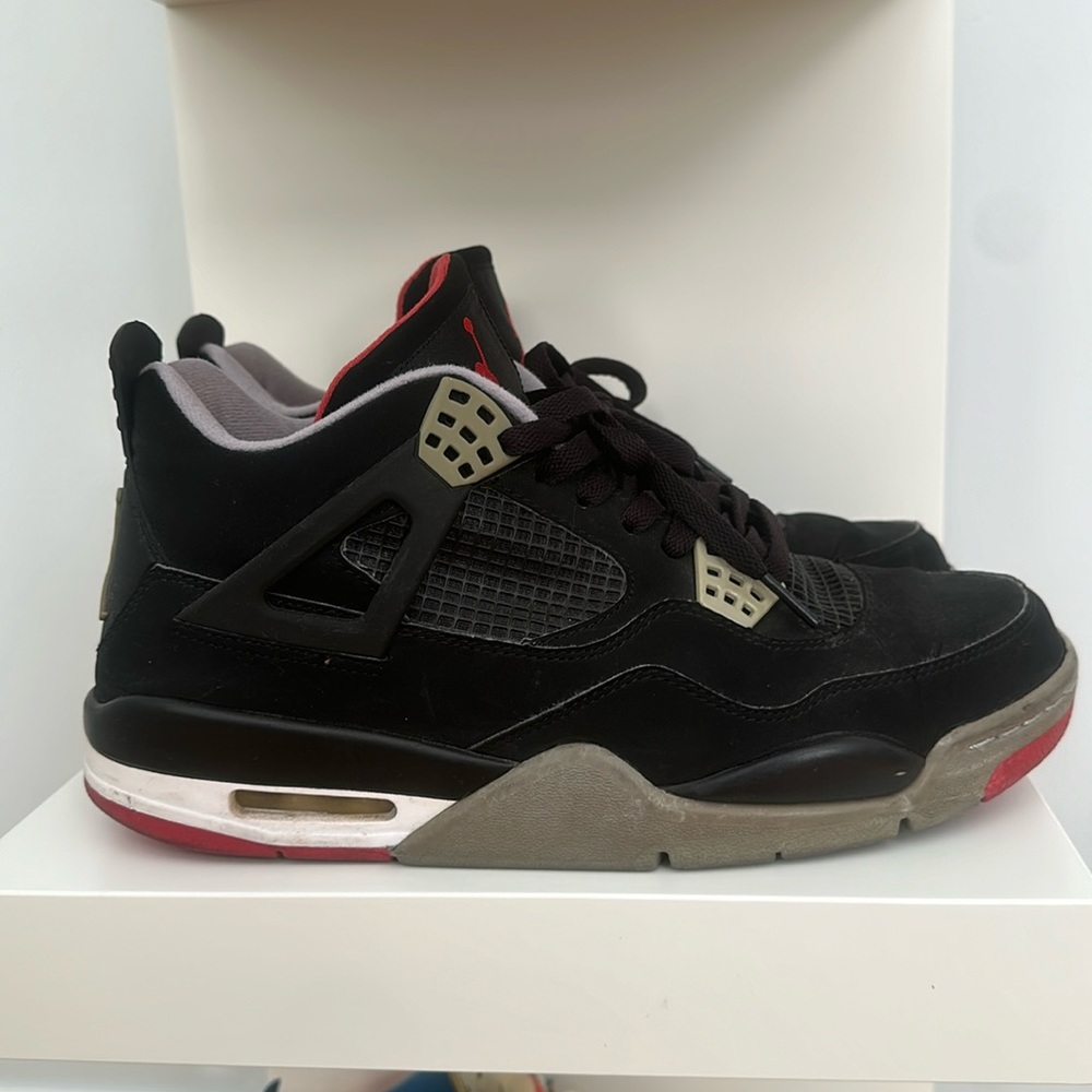 Jordan 4 bred SIZE 9.5